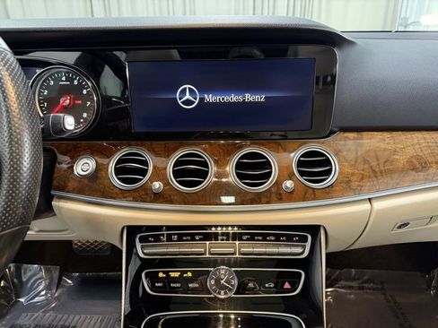 Used 2018 Mercedes-Benz E 300 4MATIC image 14