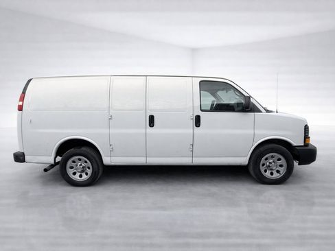 Used 2012 Chevrolet Express 1500 image 4