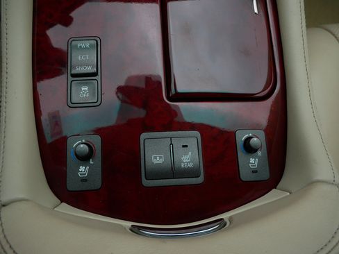 Used 2012 Lexus LS 460 AWD w/ Comfort Pkg image 33