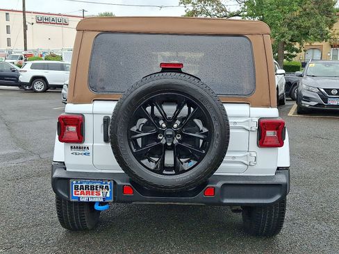 Used 2022 Jeep Wrangler Unlimited Sahara w/ Cold Weather Group image 5