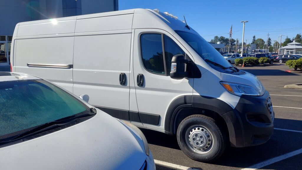 Used 2025 RAM ProMaster 2500 FWD image 3