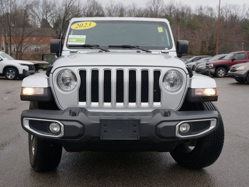Used 2023 Jeep Wrangler Sahara image 3