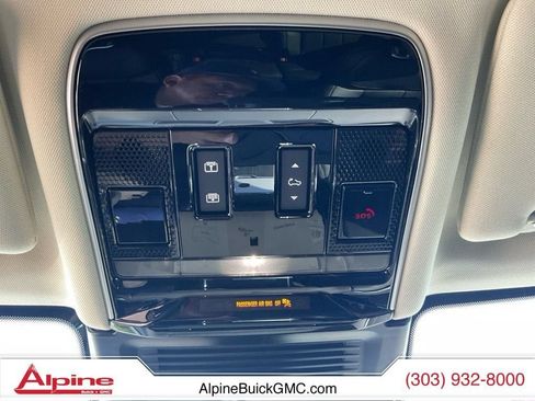 Used 2025 Land Rover Range Rover SE AWD/4WD image 18