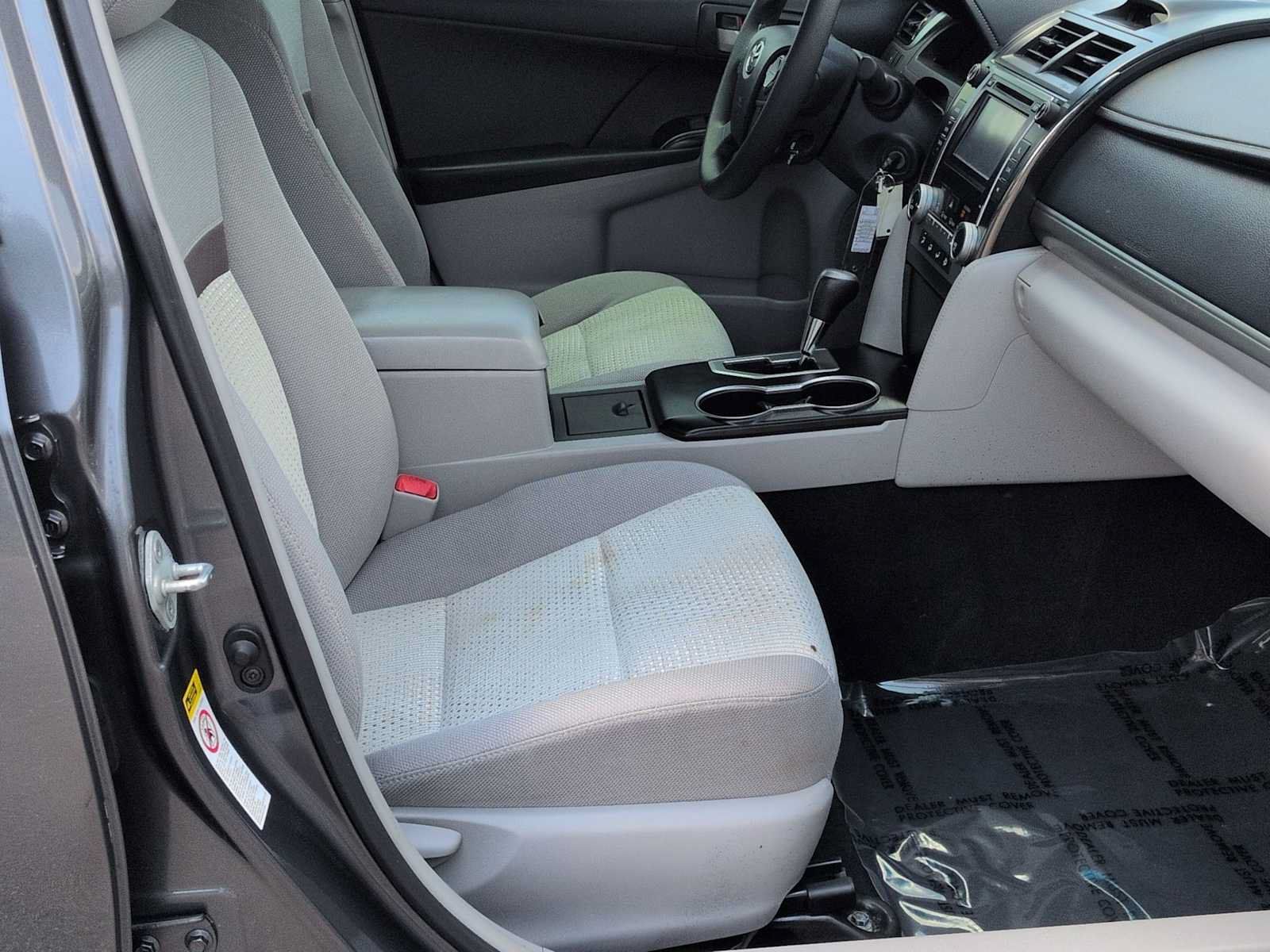 Used 2012 Toyota Camry LE FWD image 22