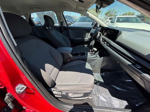 Used 2025 Kia K4 FWD image 25