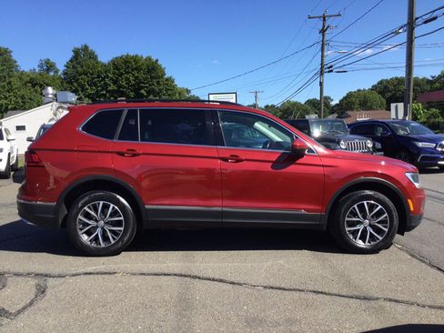 Used 2018 Volkswagen Tiguan SE w/ Panoramic Sunroof Package AWD/4WD image 7