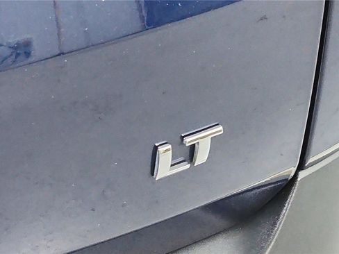 Used 2023 Chevrolet Traverse LT FWD image 18