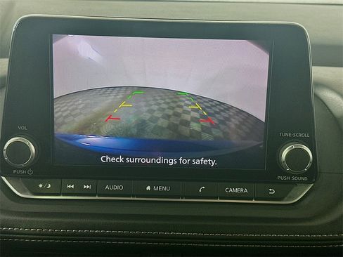 Used 2024 Nissan Rogue SV image 19