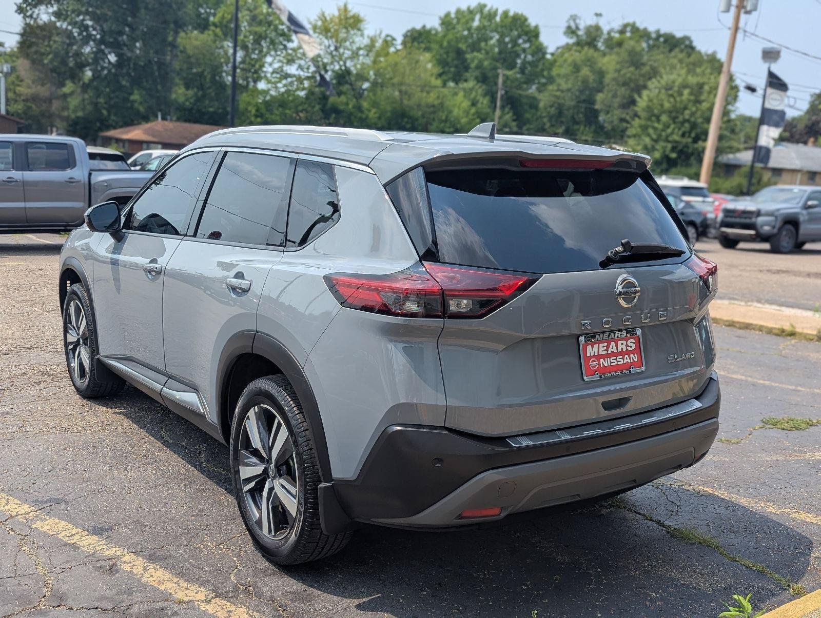 Used 2021 Nissan Rogue SL AWD/4WD image 12