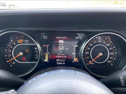 Used 2022 Jeep Wrangler Unlimited Sahara AWD/4WD image 15