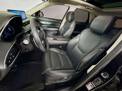 Used 2024 Genesis GV70 2.5T Advanced w/ Advanced Package image 21