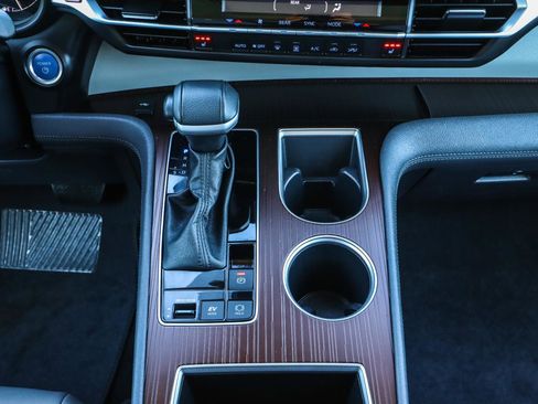 Used 2023 Toyota Sienna XLE image 27