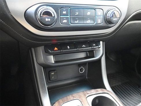 Used 2018 GMC Canyon SLE w/ SLE Convenience Package image 25