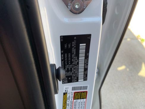 New 2026 Toyota Highlander Platinum AWD/4WD image 36