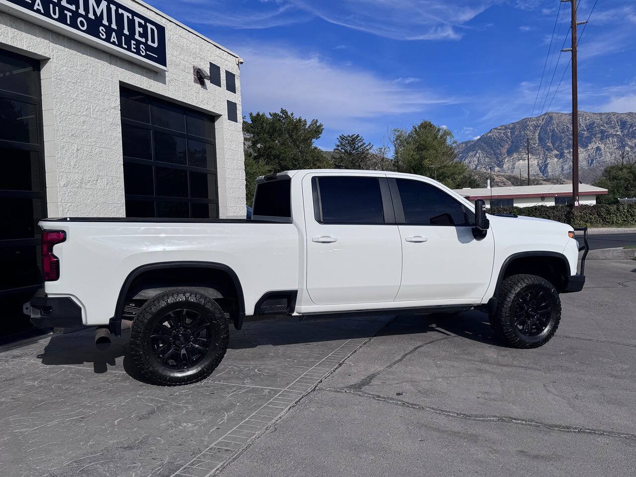 Used 2021 Chevrolet Silverado 2500 LT w/ Z71 Off-Road Package AWD/4WD image 4