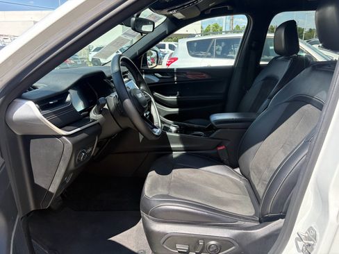 Used 2021 Jeep Grand Cherokee L Laredo AWD/4WD image 10