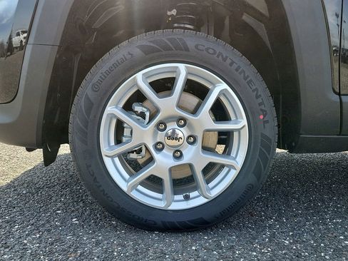 New 2023 Jeep Renegade Latitude image 19