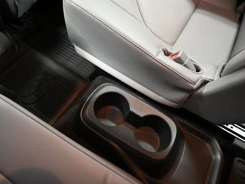 Used 2023 Toyota Highlander Limited image 12