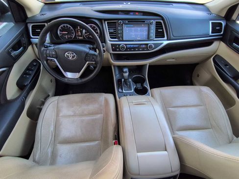 Used 2015 Toyota Highlander Limited Platinum image 16