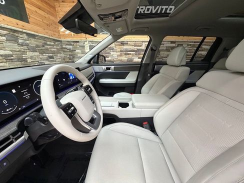 Used 2025 Hyundai Santa Fe Limited image 11