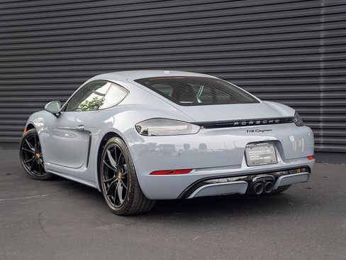 Used 2025 Porsche 718 Cayman RWD image 3
