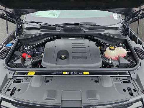 New 2026 Land Rover Range Rover SE image 32