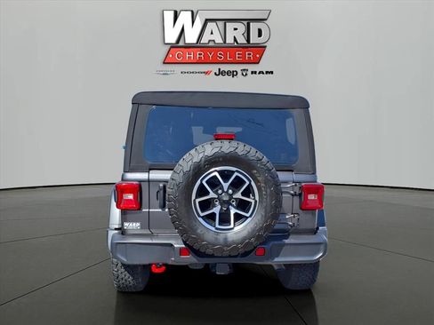 Used 2024 Jeep Wrangler Unlimited Rubicon AWD/4WD image 10