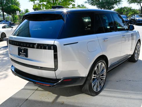 Used 2025 Land Rover Range Rover SE AWD/4WD image 5