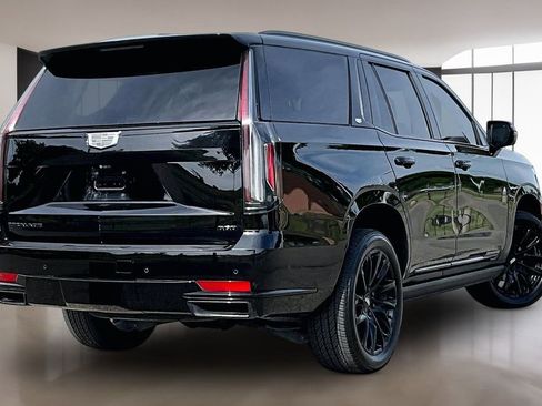 Used 2022 Cadillac Escalade Sport Platinum w/ LPO, ONYX Package AWD/4WD image 2