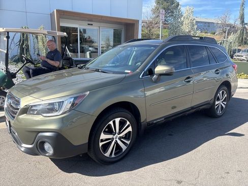 Used 2018 Subaru Outback 3.6R Limited image 1