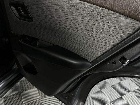 Used 2023 Nissan Rogue S image 28