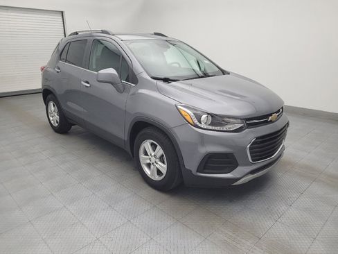 Used 2020 Chevrolet Trax LT w/ LT Convenience Package image 11