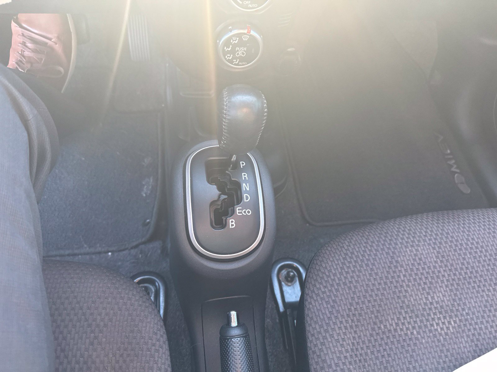 Used 2012 Mitsubishi i SE RWD image 11
