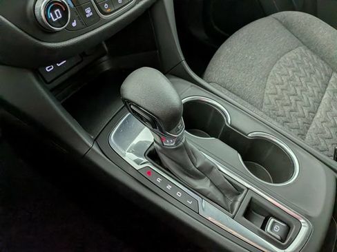 Used 2022 Chevrolet Equinox LT FWD image 18