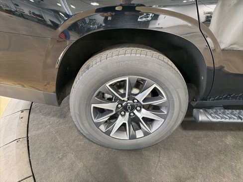 Certified 2022 Chevrolet Tahoe Z71 w/ Luxury Package AWD/4WD image 35