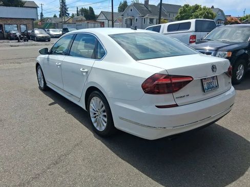 Used 2017 Volkswagen Passat 1.8T SE w/ SE Lighting Package FWD image 7