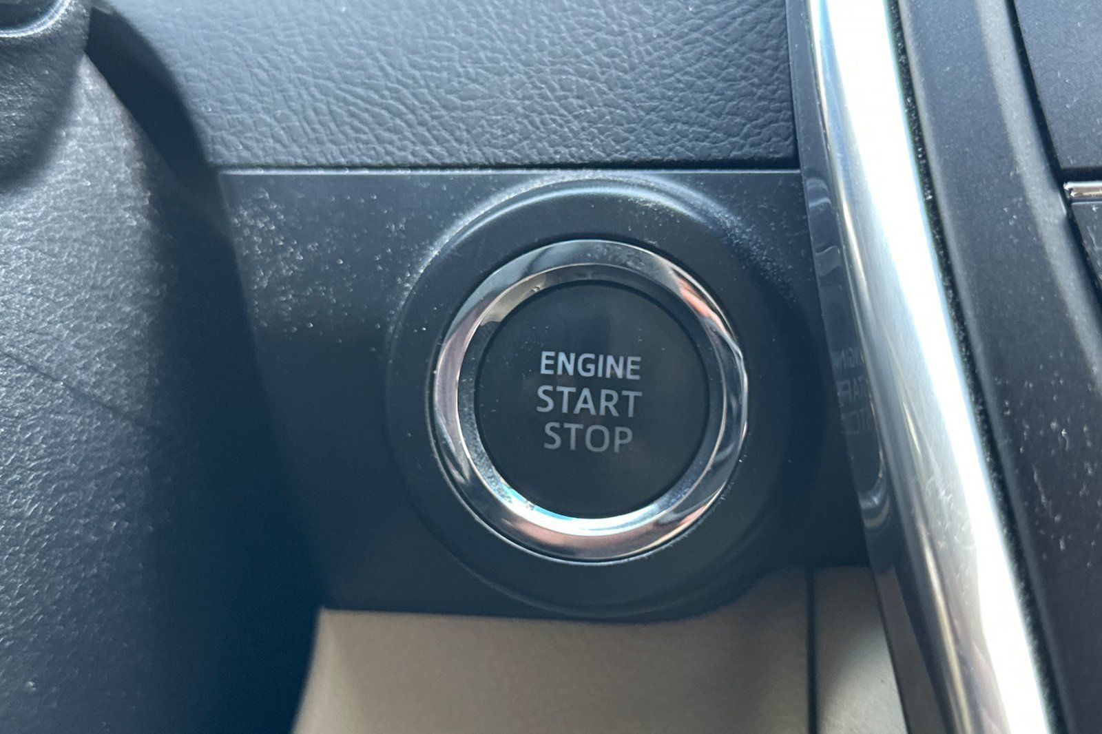 Used 2015 Toyota Camry XLE FWD image 32
