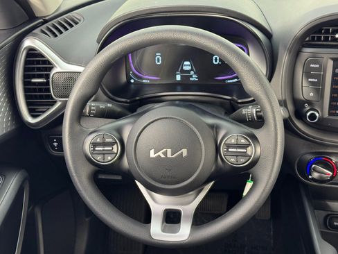 Used 2024 Kia Soul LX w/ Option Group 015 image 17