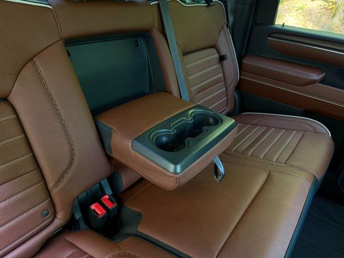 Used 2024 GMC Sierra 3500 Denali Ultimate AWD/4WD image 52