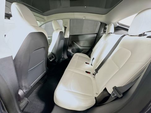 Used 2022 Tesla Model Y Performance AWD/4WD image 25