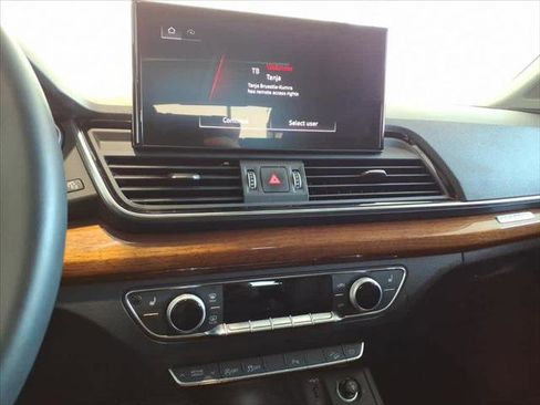 Used 2023 Audi Q5 2.0T Premium Plus w/ Premium Plus Package AWD/4WD image 13