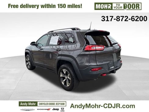 Used 2018 Jeep Cherokee Trailhawk w/ Cold Weather Group image 5