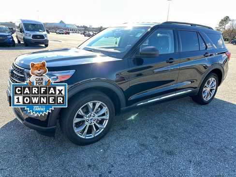 Used 2022 Ford Explorer XLT w/ Equipment Group 202A image 1