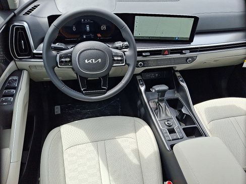 Used 2025 Kia Sorento S AWD/4WD image 7