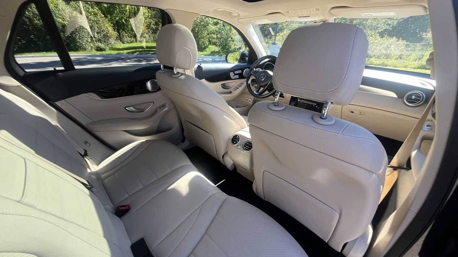 Used 2018 Mercedes-Benz GLC 350e 4MATIC image 11