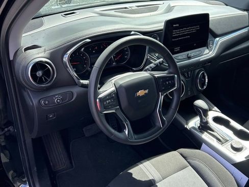 Used 2025 Chevrolet Blazer LT image 21