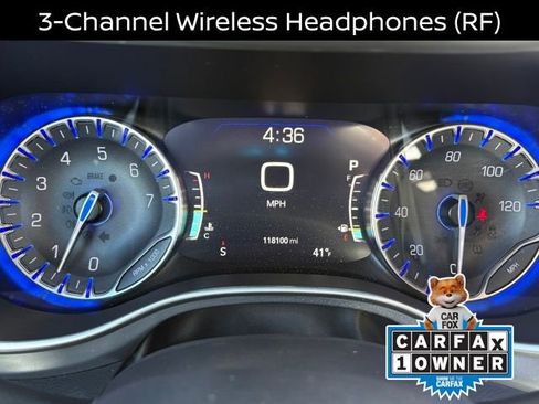 Used 2021 Chrysler Pacifica Touring-L w/ Uconnect Theater Family Group image 12