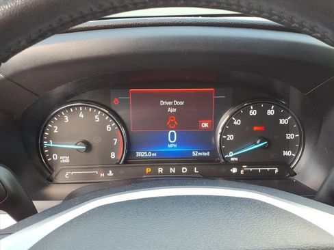 Used 2023 Ford Explorer XLT image 17