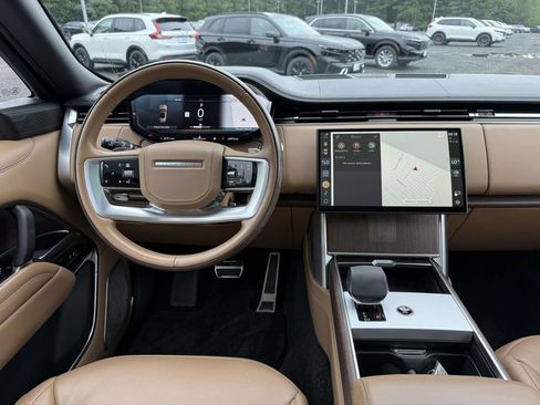 Used 2024 Land Rover Range Rover Autobiography AWD/4WD image 8