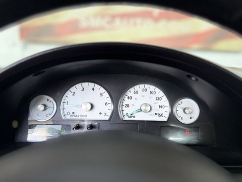 Used 2003 Ford Thunderbird Base image 24